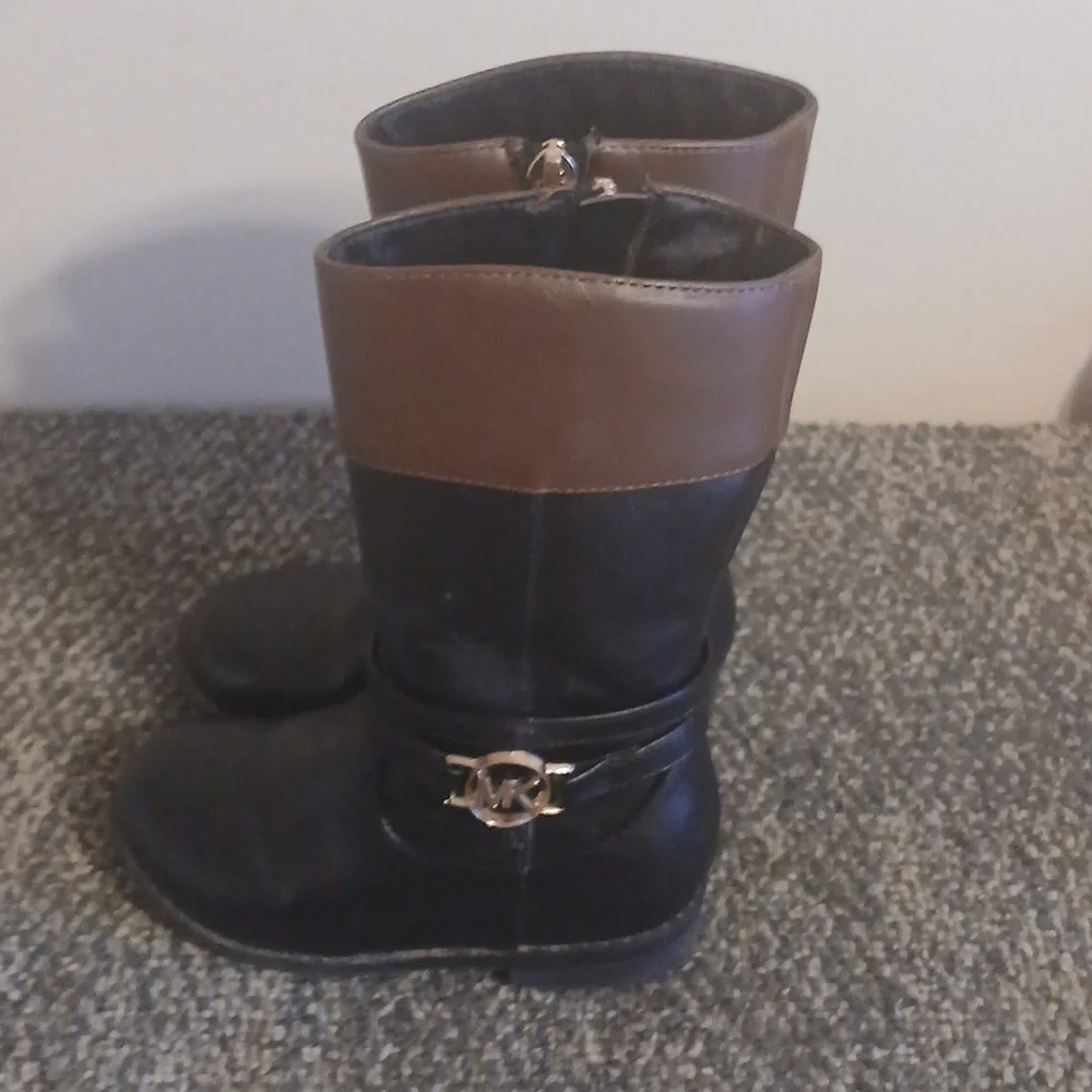 MIcheal Kors Stylish Black and Brown Kids Boots Size 7